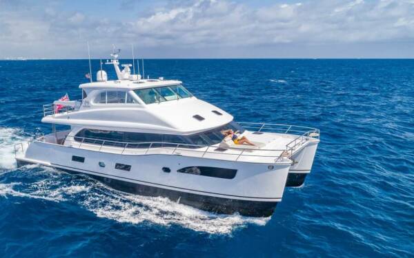 MUCHO GUSTO Catamarán de lujo