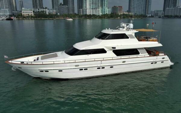 The Usual Luxusný katamarán