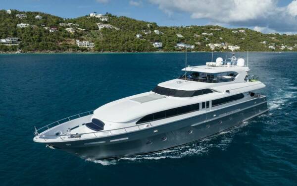 OUTTA TOUCH Catamarán de lujo