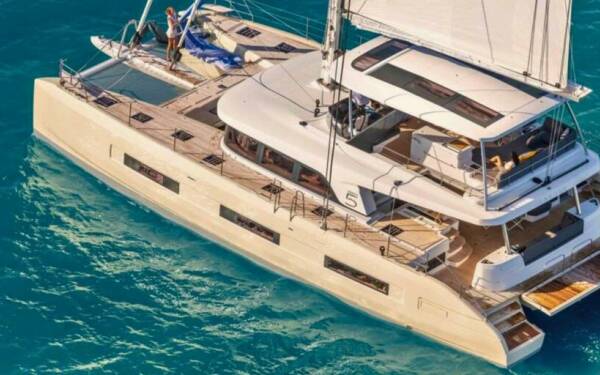 LADY ROSE Catamarán de lujo