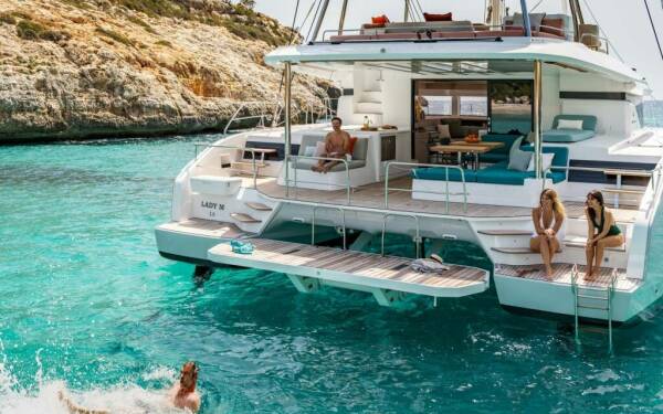 Smiley Catamarano di lusso