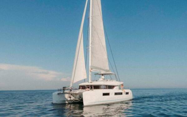 ELYSIUM Catamarano di lusso