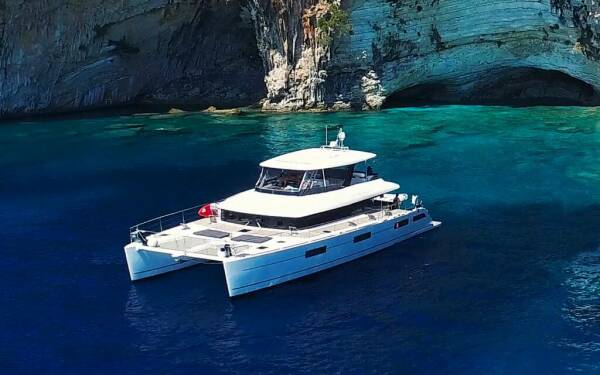 CUTE LITTLE CAT Luxus - Katamaran