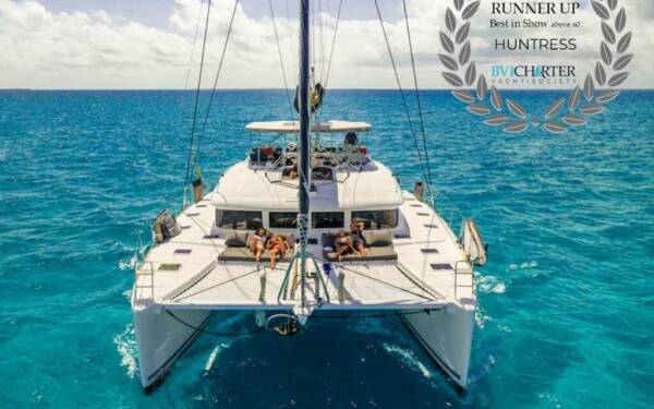 HUNTRESS Catamarano di lusso