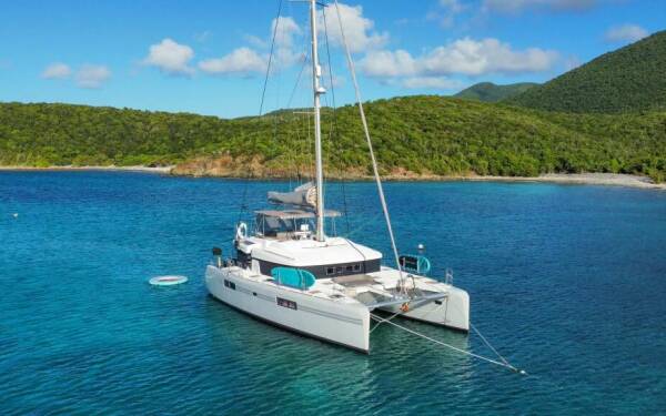 SHANGRI LA   Luxusný katamarán