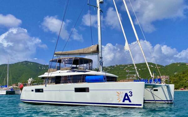 A3 Catamarano di lusso