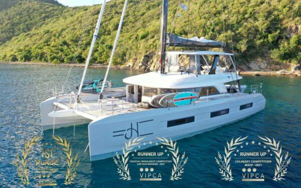 JUSTIFIED HORIZONS Luxus - Katamaran