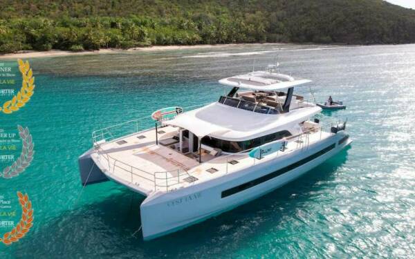 C'EST LA VIE Catamarano di lusso