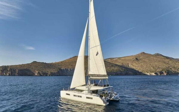 ANDARE AVANTI Luxury catamaran