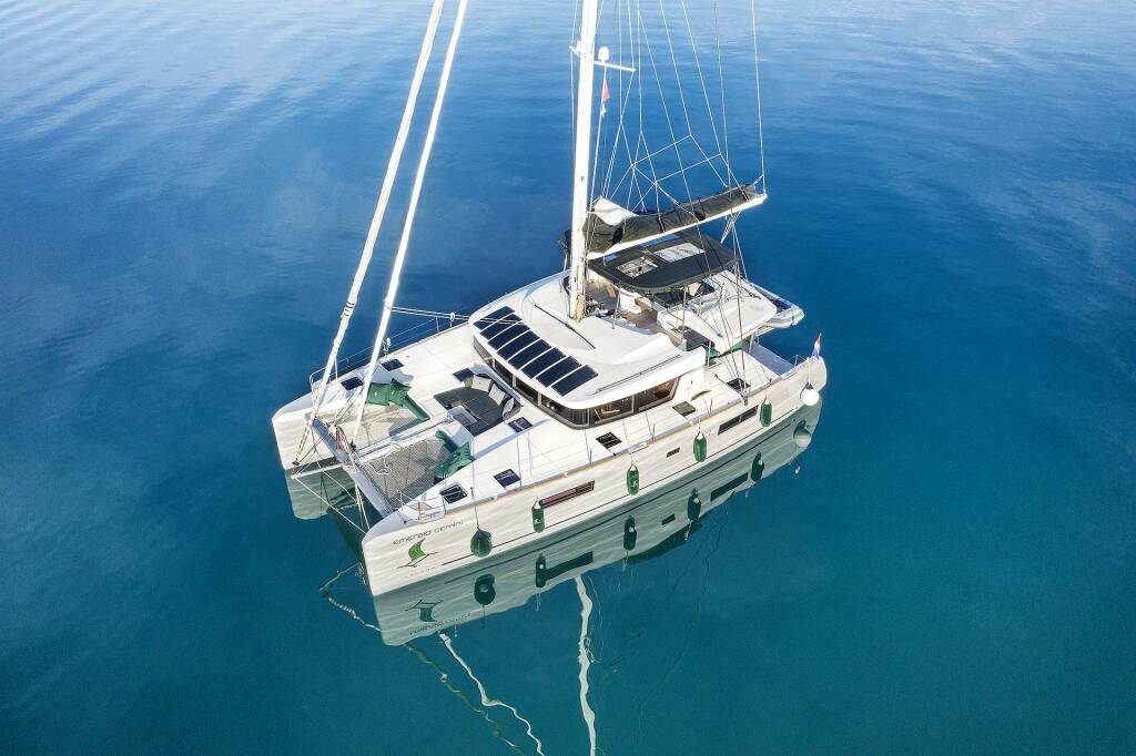EMERALD GEMINI Catamarán de lujo