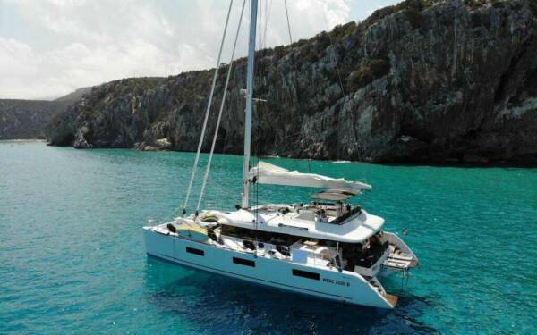 The Sun Catamarano di lusso