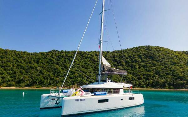 Blue Octane Catamarano di lusso