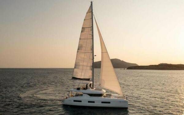 HYDRUS Luksusowy katamaran