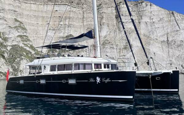 BLUE GRIFFIN  Catamarán de lujo
