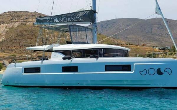 MOONDANCE Luxury catamaran
