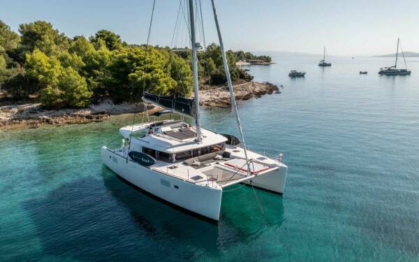 Falco  Catamarano di lusso