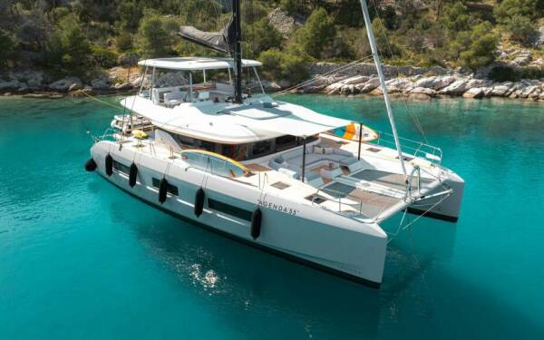 AGENDA 55 (Lagoon 55) Catamarán de lujo