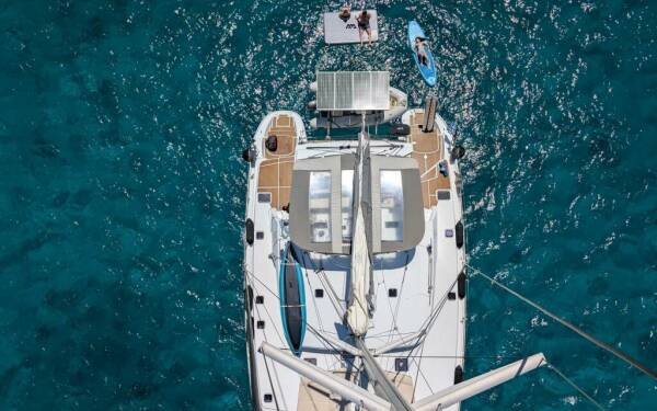 Lagoon 500 2010 Luxury catamaran