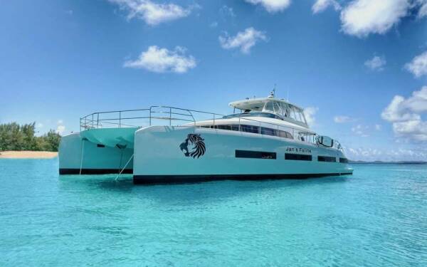 JAN'S FELINE Luxury catamaran