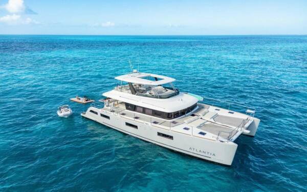 ATLANTIA Catamarán de lujo