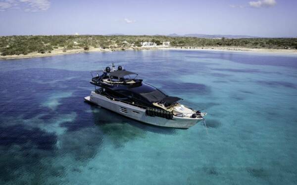 Ammonite  Catamarán de lujo