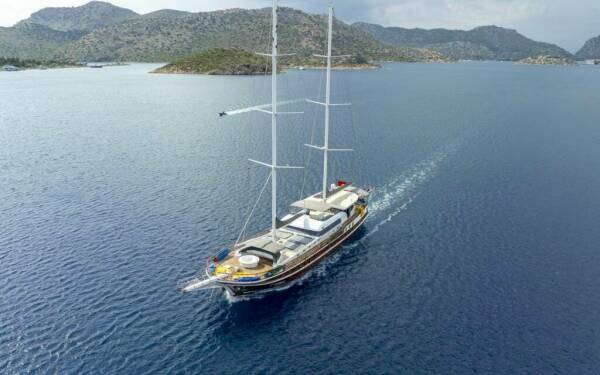 Kaan Ayaz Luxusná motorová loď