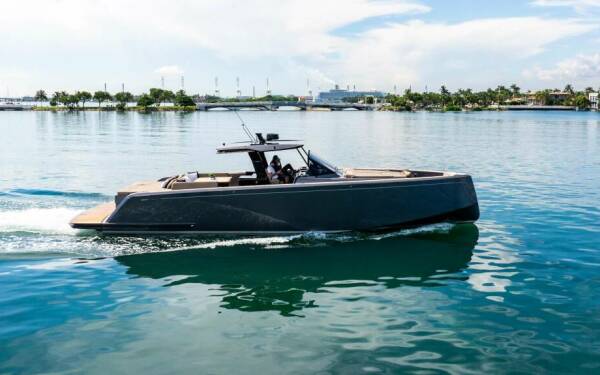 FULL POP Catamarán de lujo