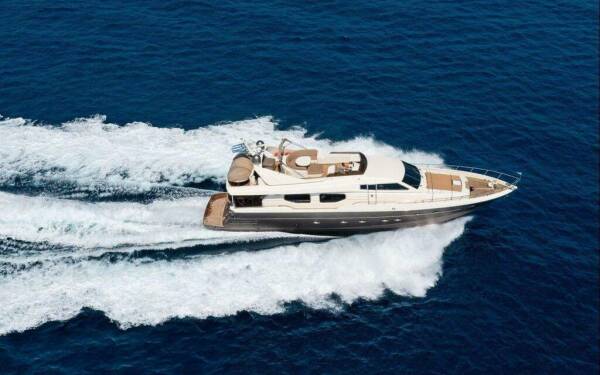 STRESS NEGATIVE  Luksusowy jacht motorowy