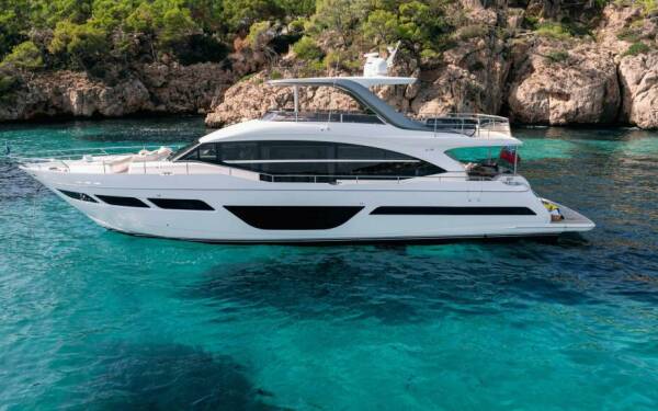 MIO BARCO  Yate de lujo a motor