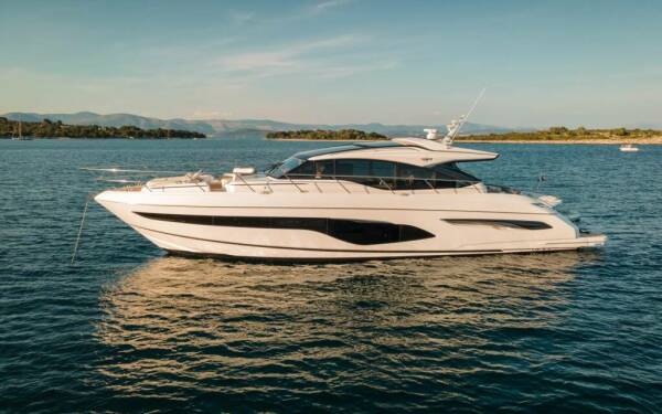 MeSoFa Luxury catamaran