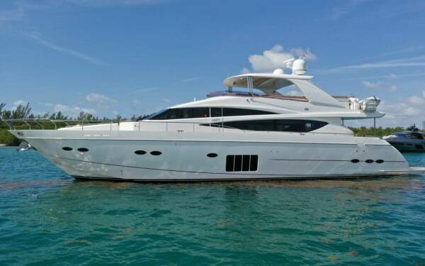 Praying for Overtime Catamarano di lusso