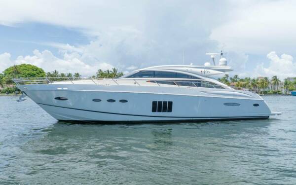 POLICY LIMITS Motor yacht di lusso