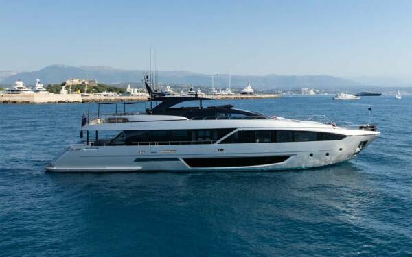 BELLA DONNA Luxury catamaran