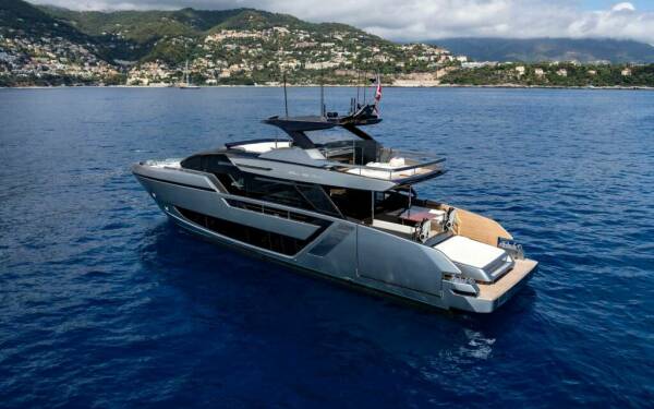 L'AS BLEU Luxury catamaran