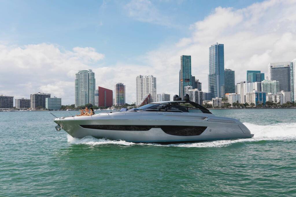 Not Yet Luksusowy katamaran