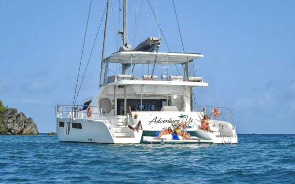 ADVENTURE US Luxury catamaran
