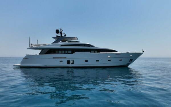 AMAN Catamarán de lujo