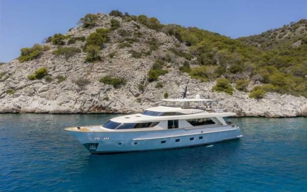 ELYSIUM Catamarán de lujo