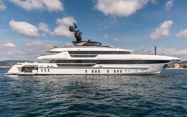 ALULIM Luxury catamaran