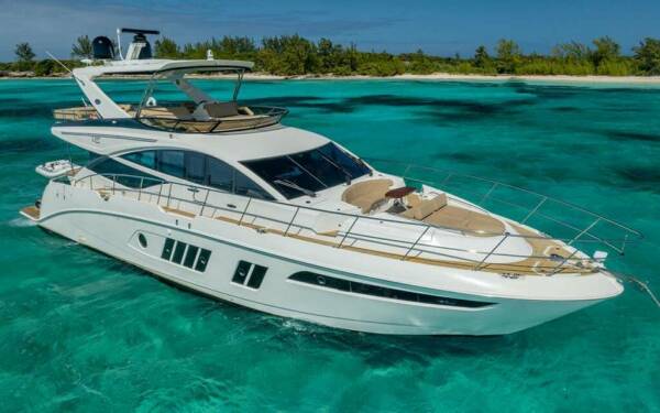 VIP Only Catamarán de lujo