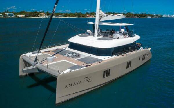 AMAYA Catamarán de lujo