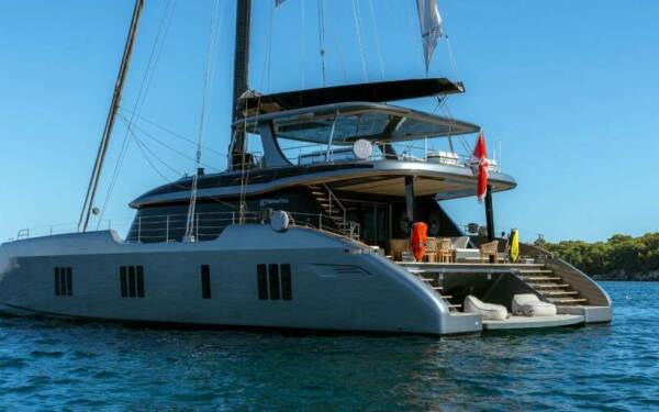 APOLLO 99 Luxusný katamarán