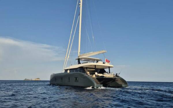 Halcyon Luxusný katamarán