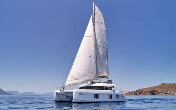 ADARA Luxusný katamarán