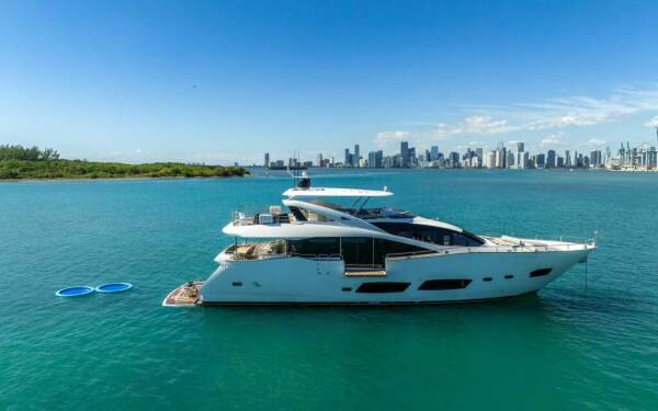 RMM JOB Yate de lujo de vela