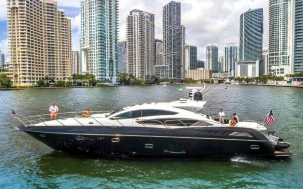 All In Catamarán de lujo