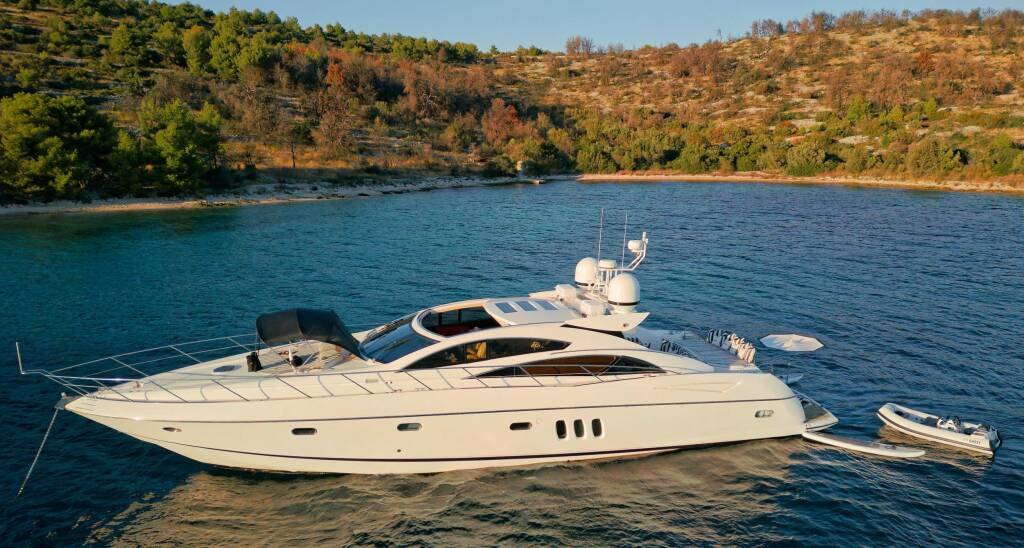 Sunseeker Predator 72 Ghost Catamarán de lujo