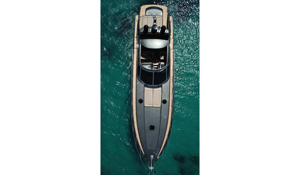 007 Luxusný katamarán