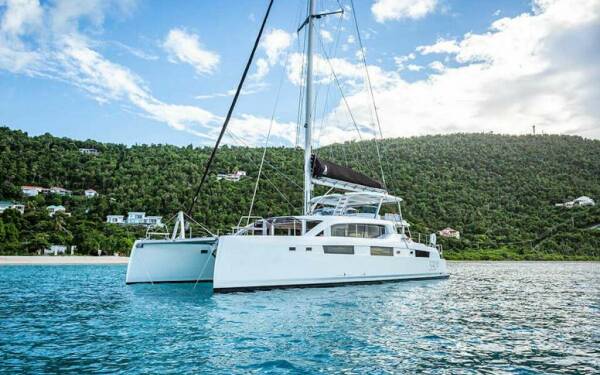 VOYAGE 590e Catamarano di lusso