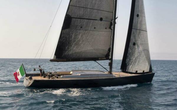 Aori Luxury sailing yacht